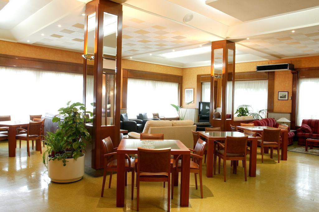 Hotel Los Rosales Almansa Zewnętrze zdjęcie
